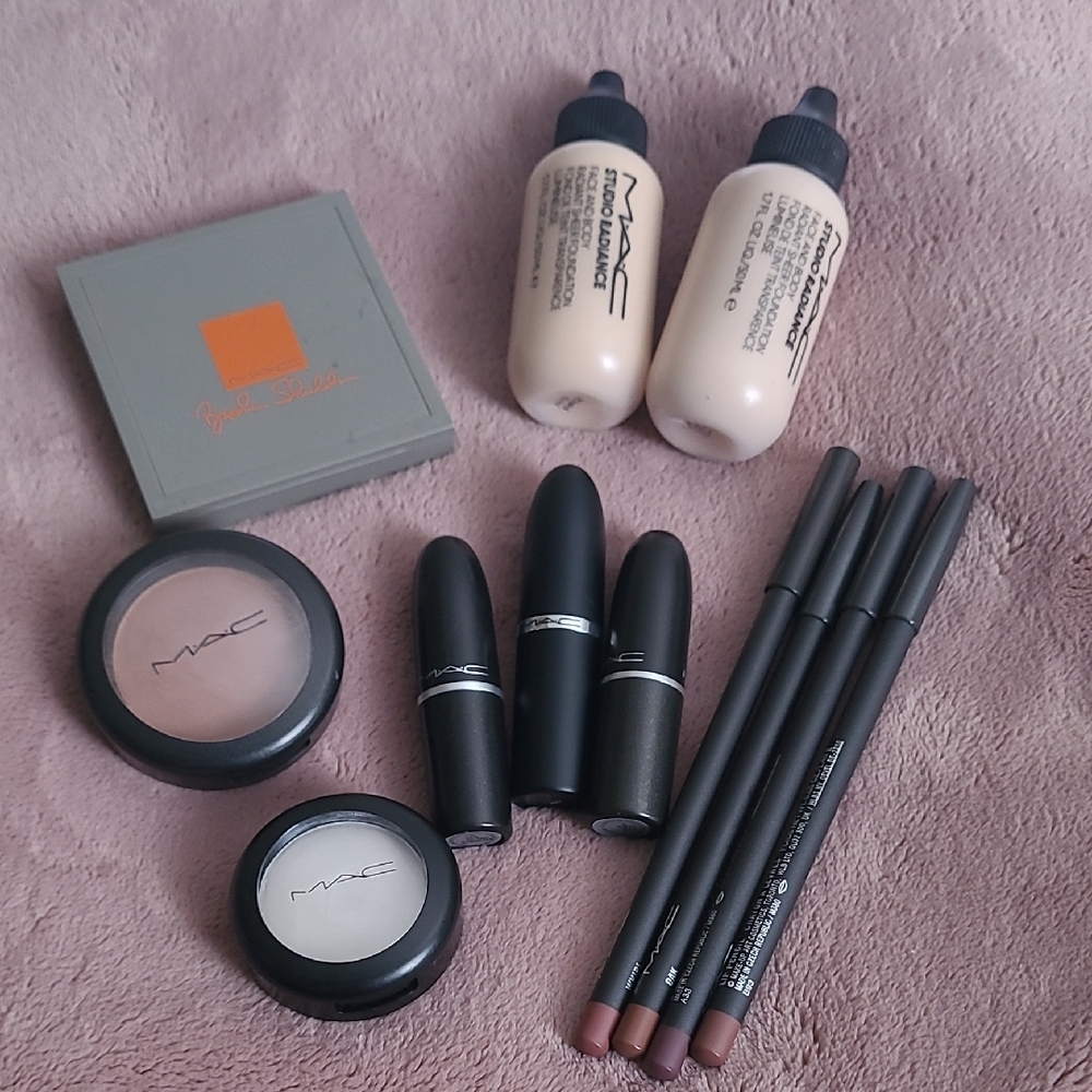 MAC Makeup Bundle